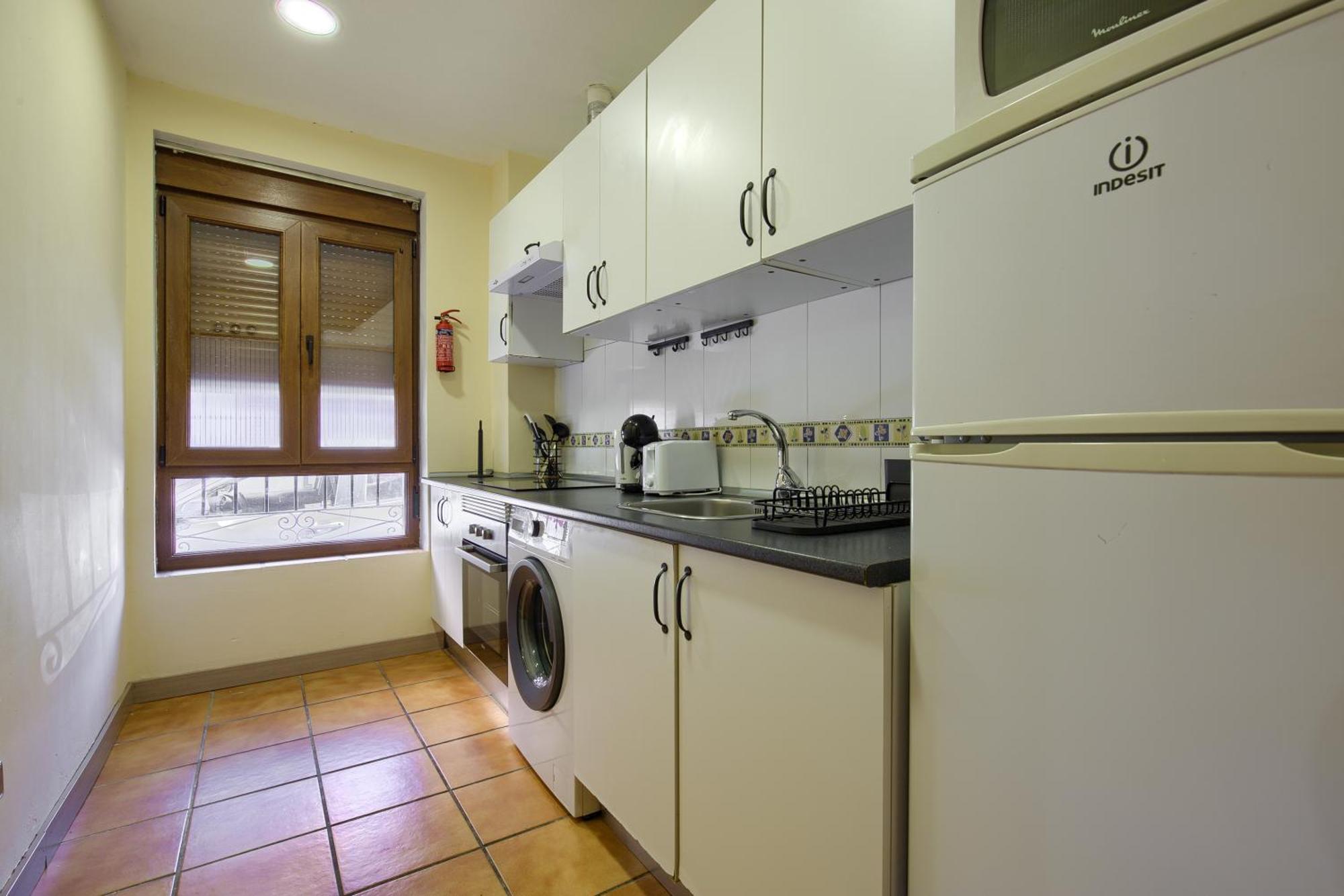 Casona 44 - Apartamento Para 2 Con Wifi, Ac Y Patio Exterior Alcala de Henares Bagian luar foto